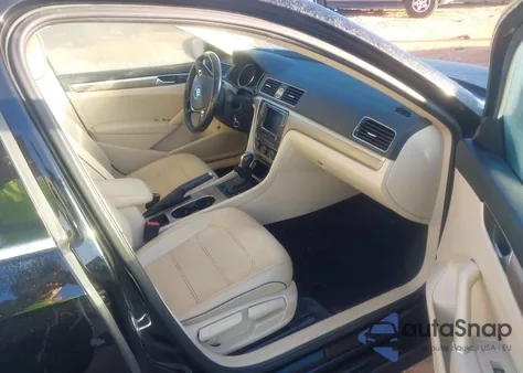 2016 Volkswagen Passat 1.8T Se из США, поврежденный, VIN 1VWBT7A37GC017398